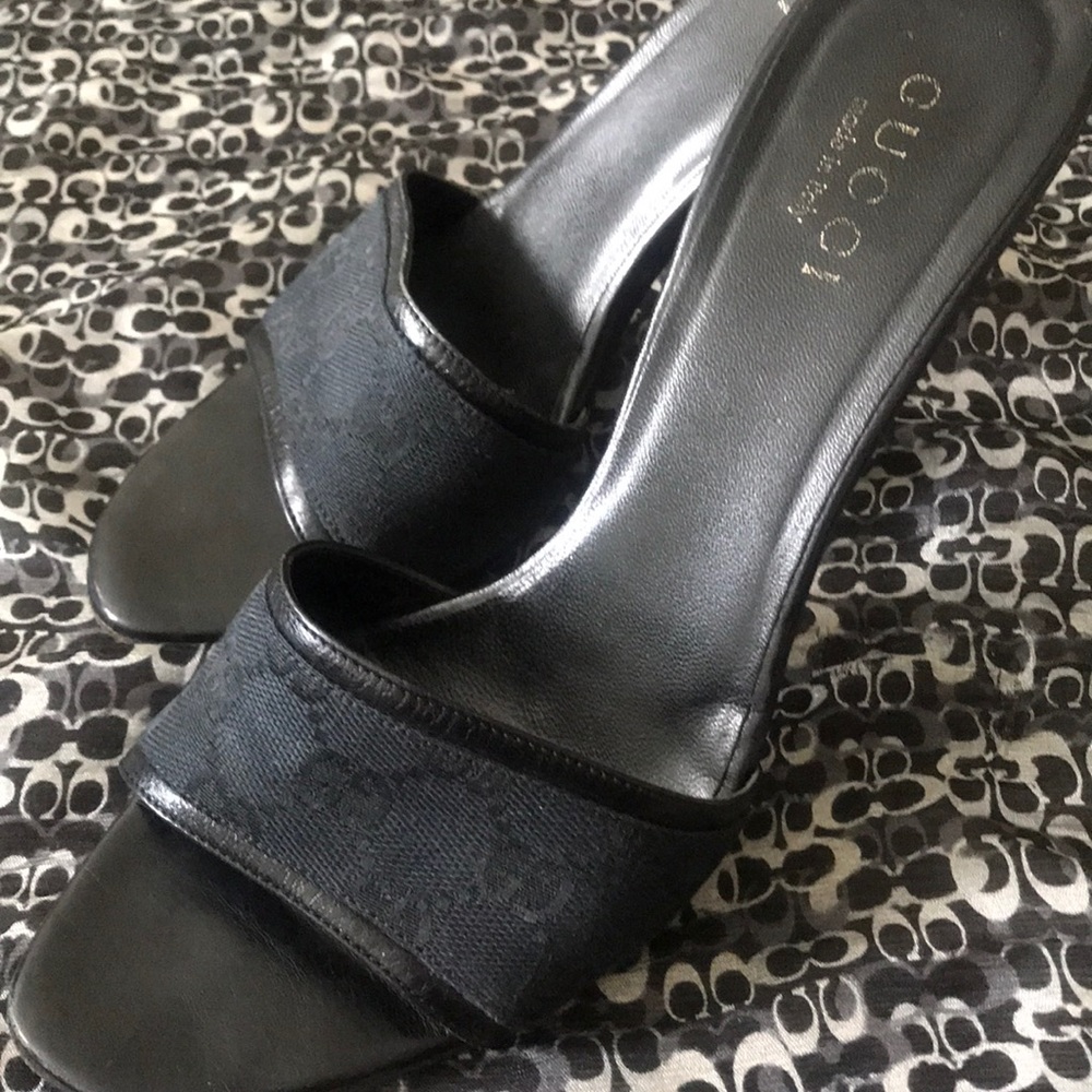 Gucci Black Logo 4” heel